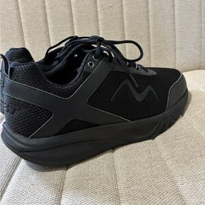 MBT Men’s Sport 4 II in Black Size 11